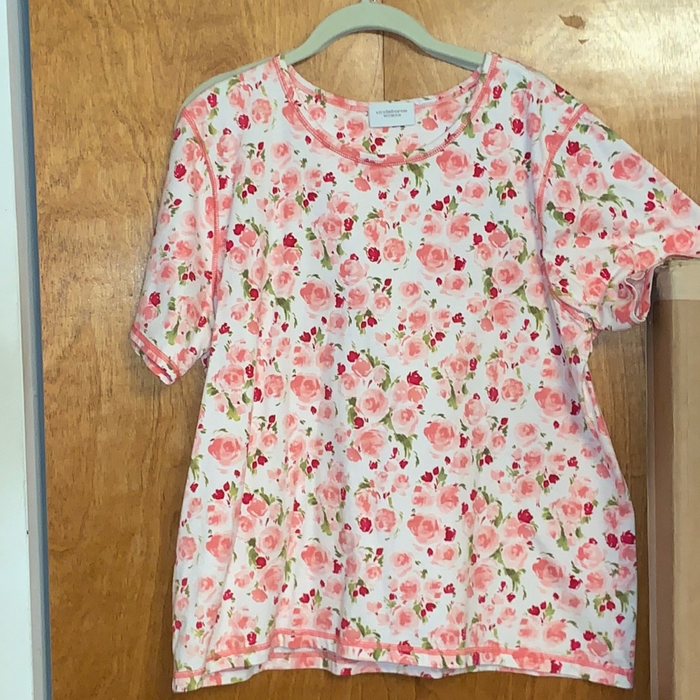 Liz Claiborne pink rose floral print tee, size 1X